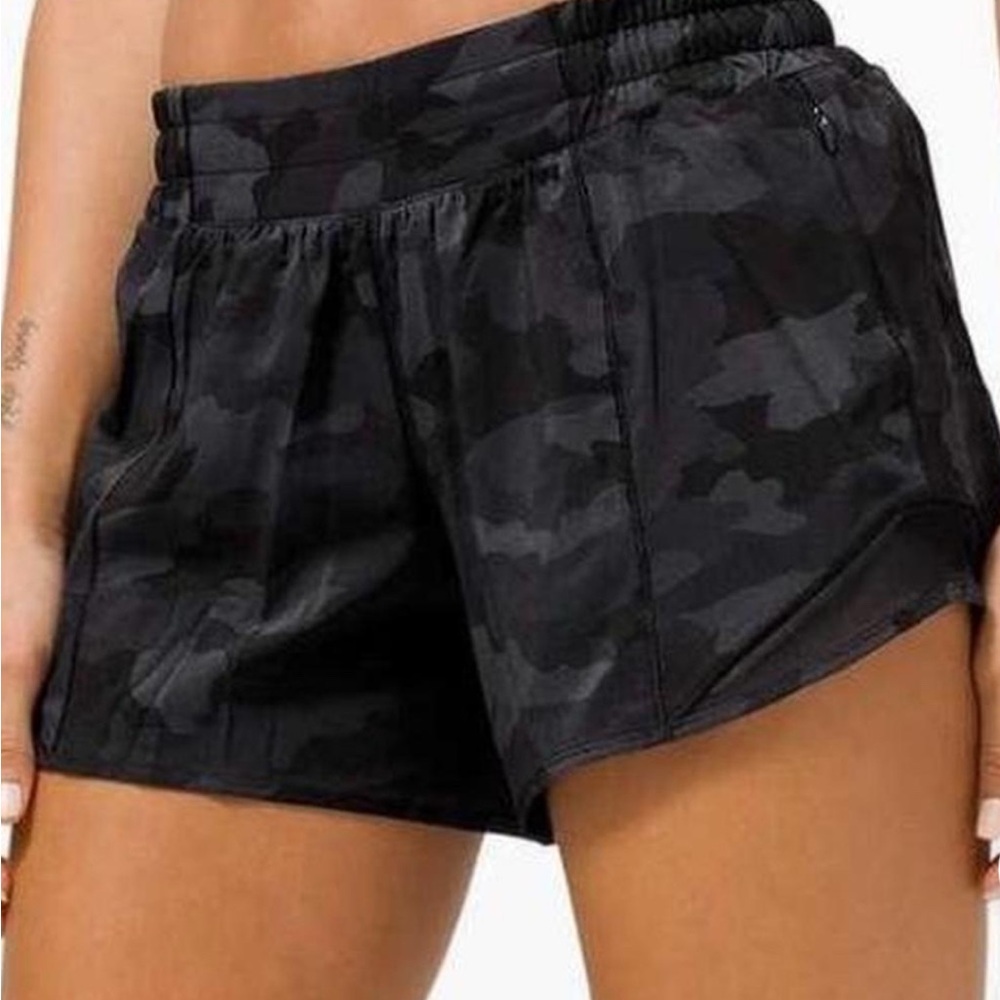 Lululemon hotty hot high rise shorts 2.5 inch camouflage
